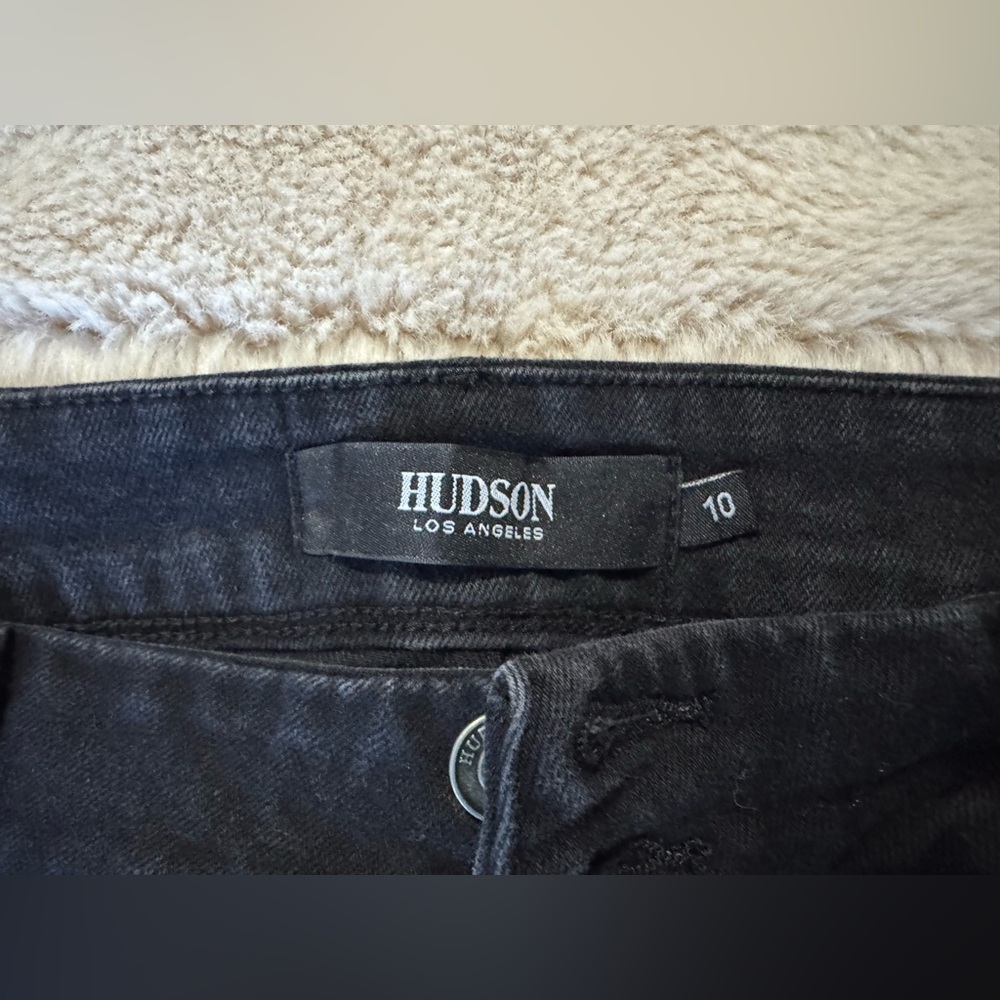 NWOT Hudson slim straight leg jeans. Size 10 - Picture 6 of 6